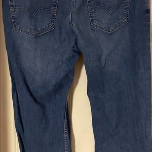 EUC Mens Levi  559 size 38x32